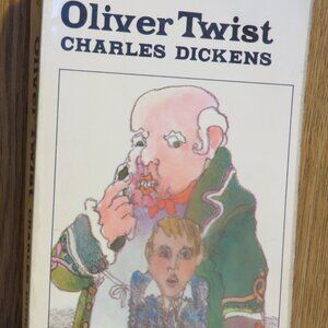 Oliver Twist Charles Dickens Vintage Paperback (B320)